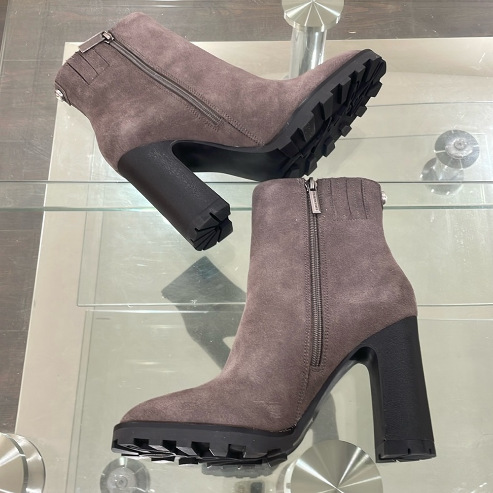 NIB Karl Lagerfeld grey suede leather ankle boots zipper lug sole chunky heels